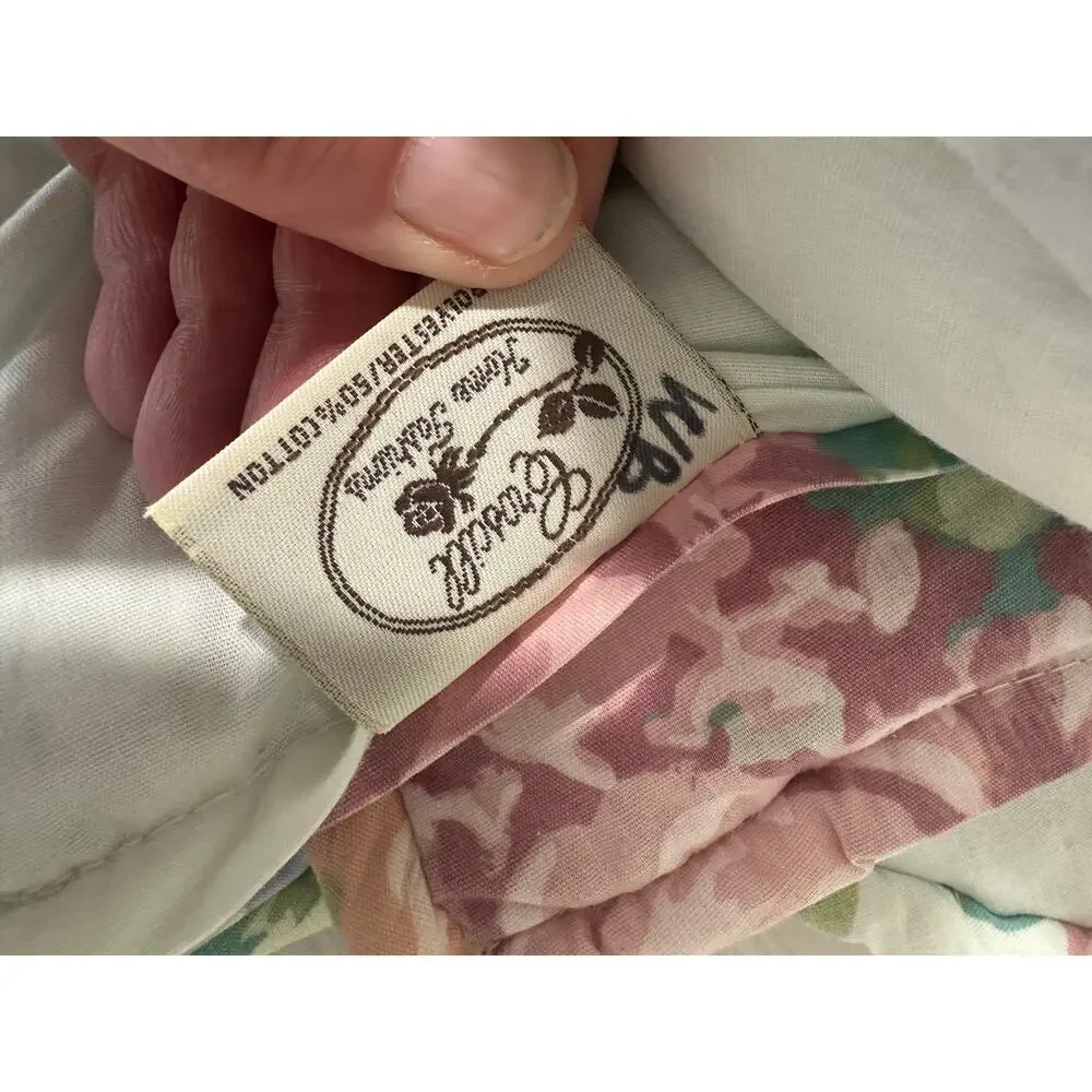 Vintage Croscill Cottagecore Pastel Floral Queen Size Comforter Rose Violet